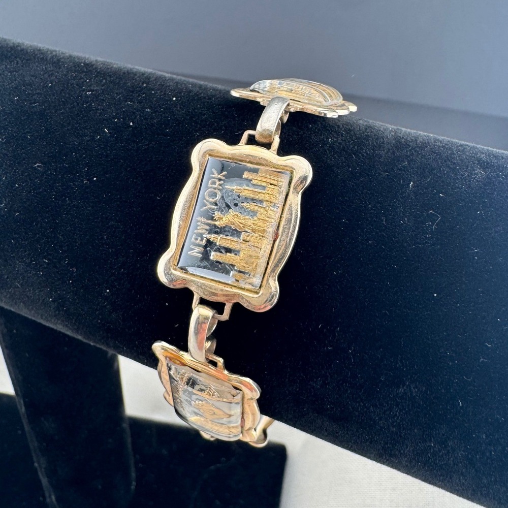 Vintage New York City Souvenir Link Bracelet Gold Tone NYC Landmarks 7 Inch